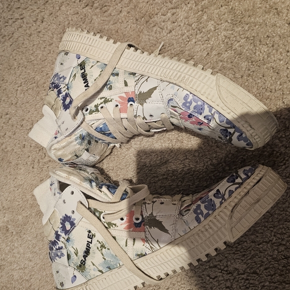 Off-White Floral Sneakers Womens Size 10 or Size 40 - Picture 2 of 6